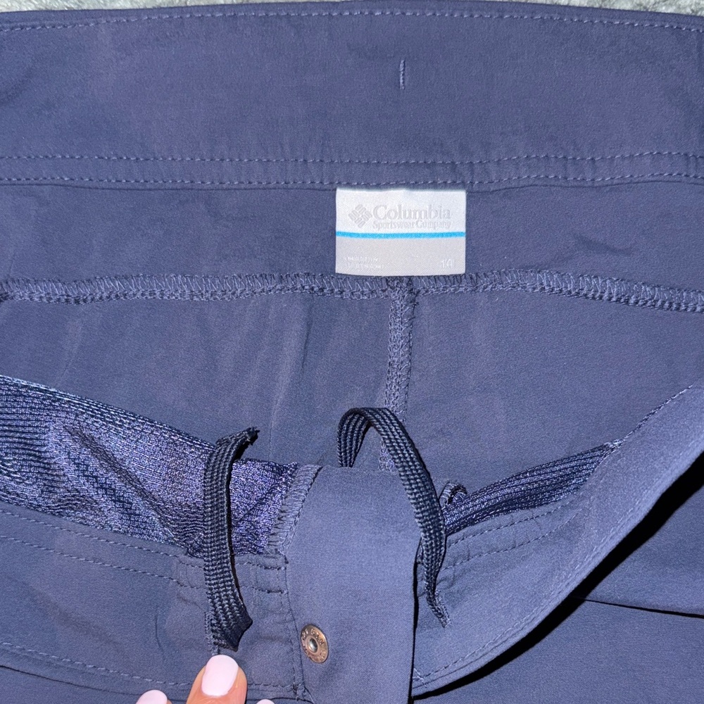 Columbia Women’s Saturday Trail Shorts - Picture 2 of 5